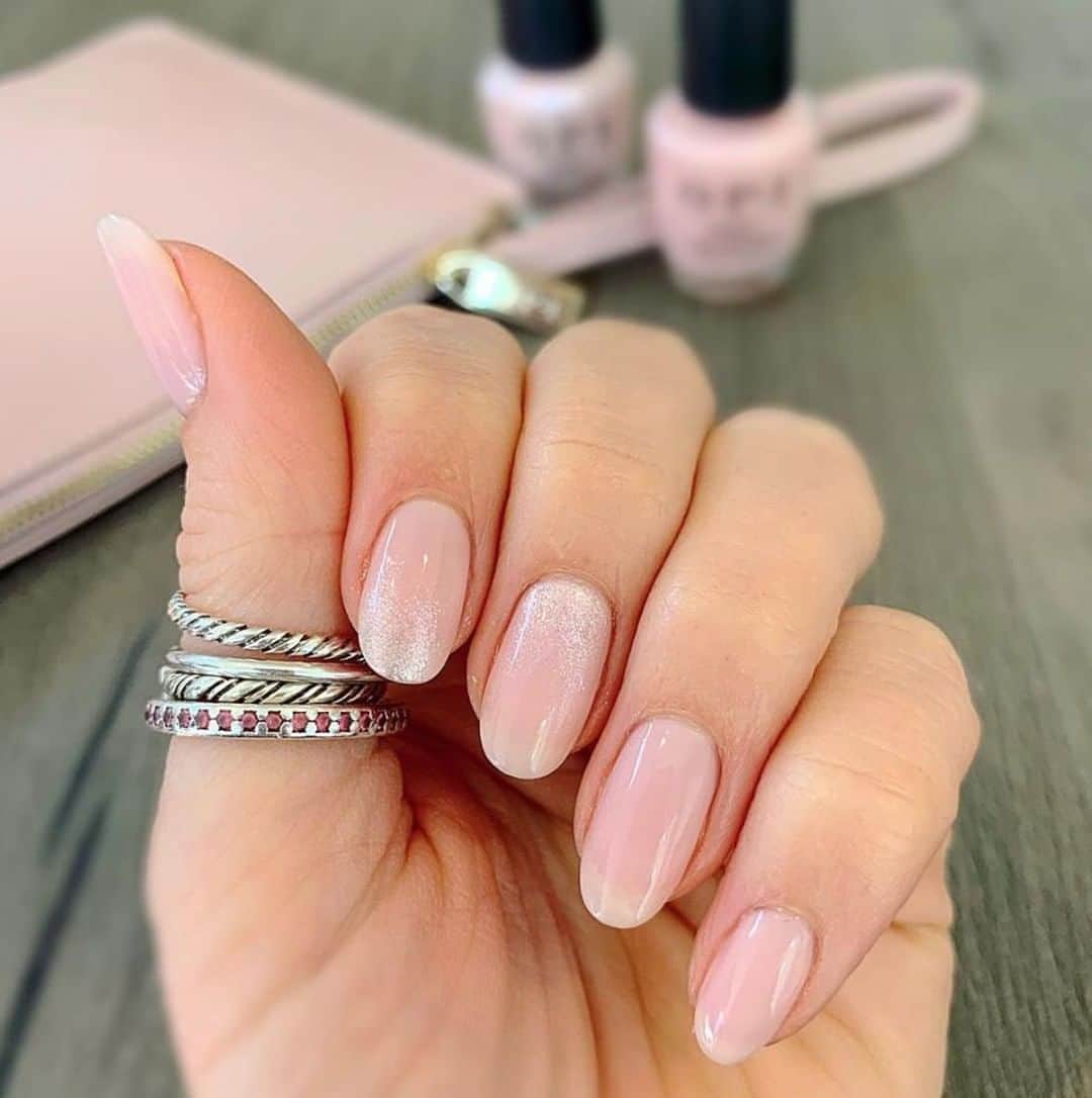 OPIさんのインスタグラム写真 - (OPIInstagram)「Minimal nails with a hint of sparkle! This is the perfect twist to a classic look! @cherylcooke_opi_nz ﻿is wearing #babytakeavow and #throwmeakiss﻿ from the #OPISheers collection﻿ ﻿ #Classic #nails #saturdaynight #nailsalon #naildesign #cute #style #notd #longnails #ovalnails」6月23日 7時30分 - opi