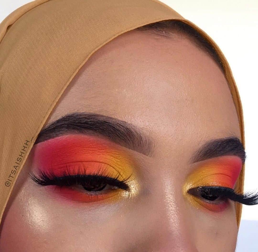 Makeup Addiction Cosmeticsさんのインスタグラム写真 - (Makeup Addiction CosmeticsInstagram)「Sunset bloom by @itsaishhh_ using our Holy glow fantasy palette 🎨  How gorgeous and flawless is the blending? 🤩 : #makeupaddictioncosmetics #makeupaddiction #makeuptutorialsx0x #shimycatsmua  #make4glam #fakeupfix #fakeupfix #makeupdolls #maquiagem」6月23日 7時30分 - makeupaddictioncosmetics