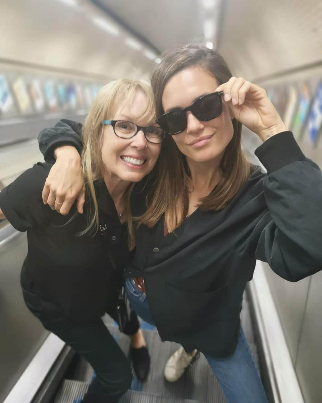 トーレイ・デヴィートのインスタグラム：「Ma. ❤️」