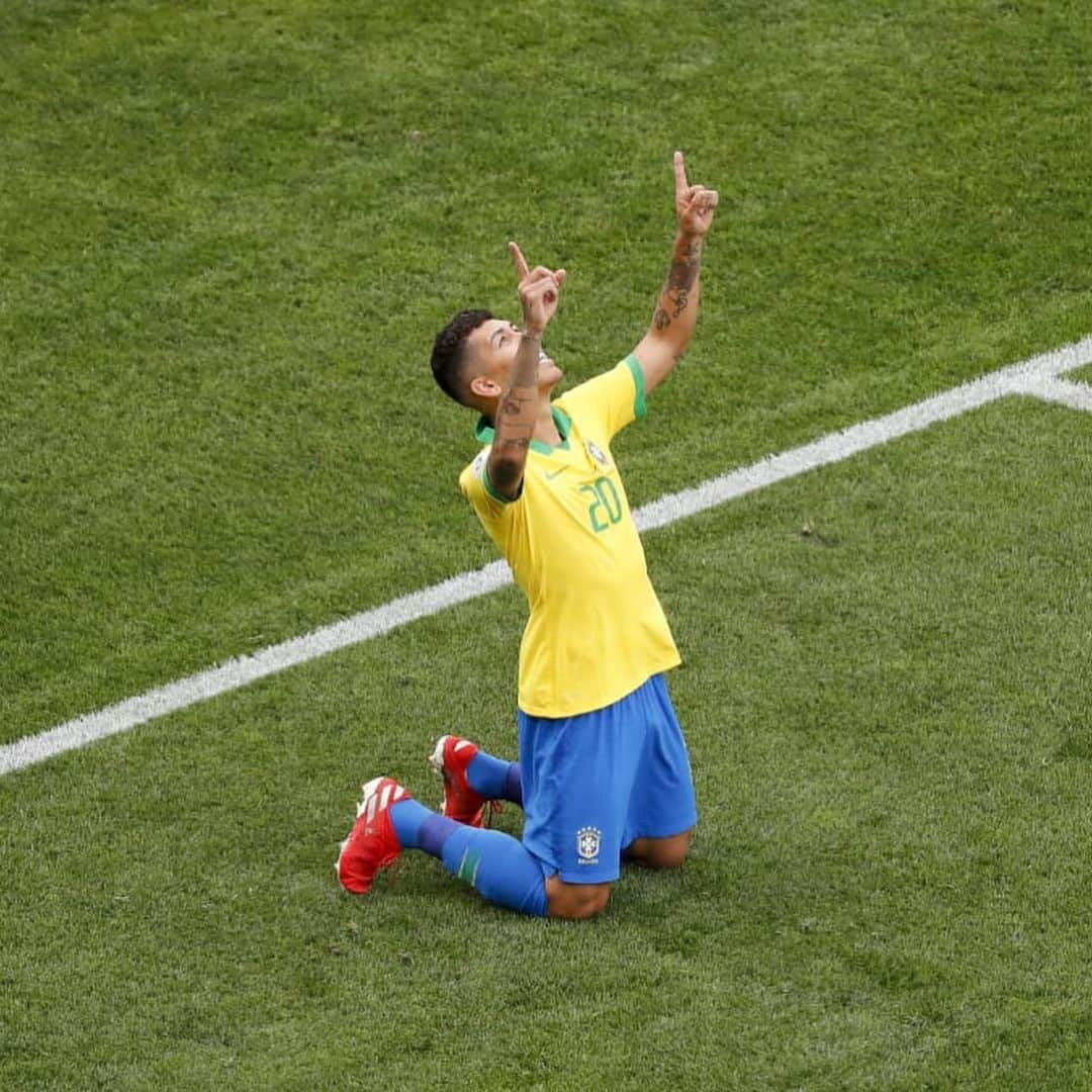 ロベルト・フィルミーノさんのインスタグラム写真 - (ロベルト・フィルミーノInstagram)「Grande jogo rapaziada!! Juntos somos mais fortes 💪🏼🙏🏻💚 #vamosBrasil💛」6月23日 7時40分 - roberto_firmino