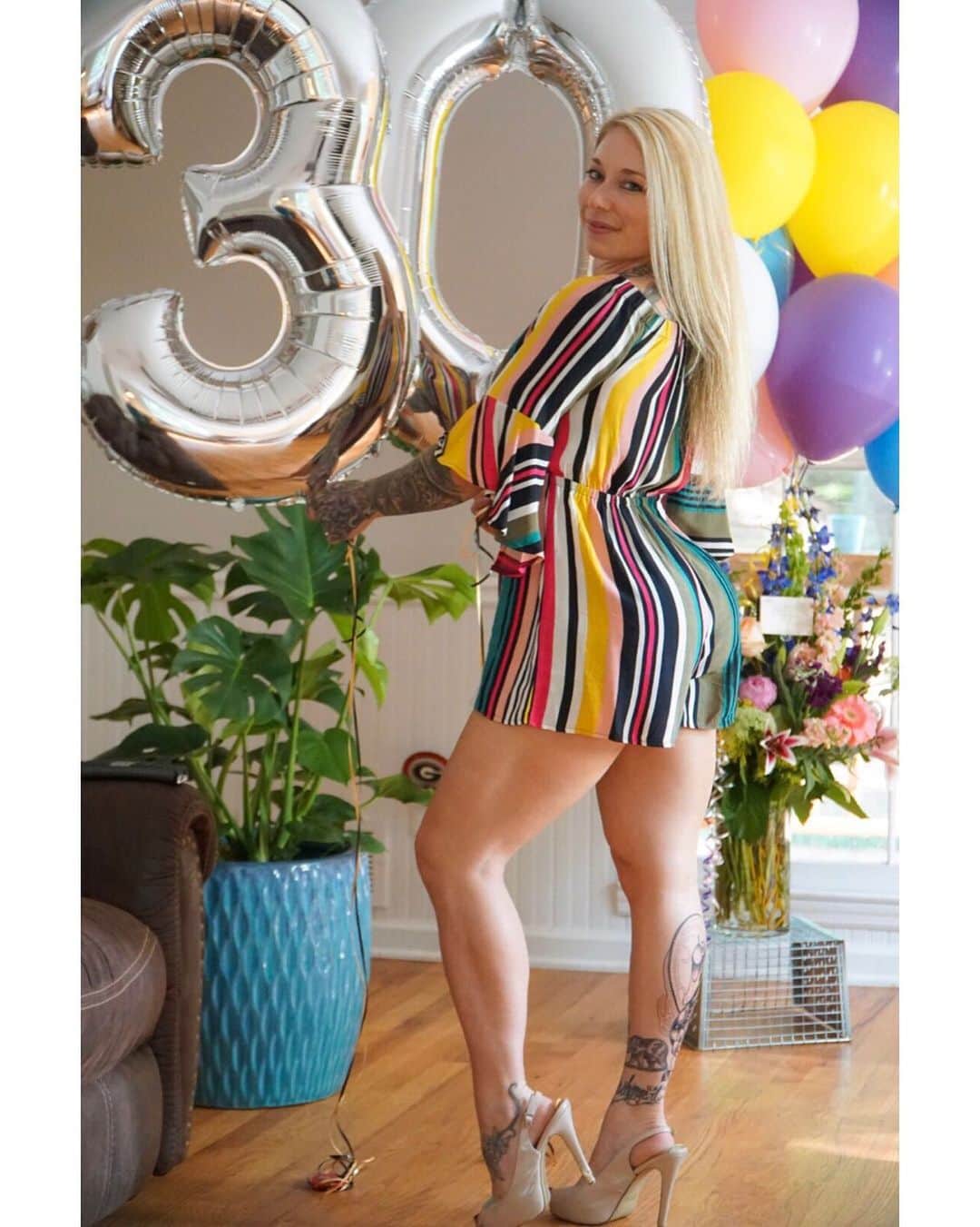 クリスティン・ポープさんのインスタグラム写真 - (クリスティン・ポープInstagram)「✨ 30, Flirty & Thriving ✨」6月23日 7時52分 - kris10pope