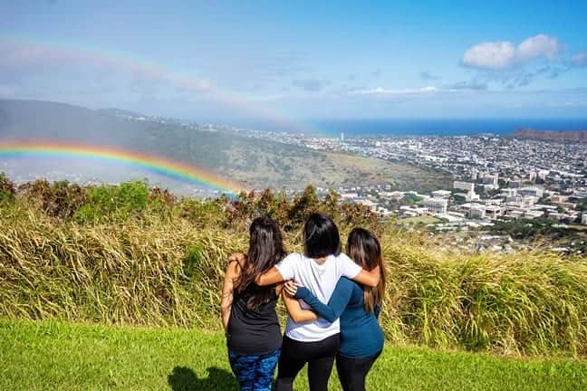 Instagenic Hawaiiさんのインスタグラム写真 - (Instagenic HawaiiInstagram)「Aloha! ハワイでは たくさんの 虹をみることができますよ😊  虹にちなんだ場所やグルメ、お店も見つけられます😆  ハワイでたくさんのrainbow を探してみてください！ ハワイで見つけたrainbowをぜひ教えてください🌈✨ #ハワイ #Hawaii #オアフ #Oahu #ハワイ島 #islandofhawaii #虹 #rainbow  #rainbowfalls #七色の滝 #かき氷 #シェイブアイス  #shaveice」6月23日 7時58分 - gohawaii_jp
