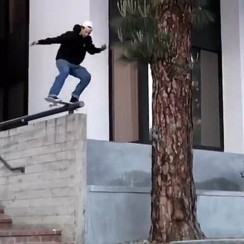 オルタモントのインスタグラム：「It’s almost go time 🔮 @ryan_lay @jasonsalillas @welcomeskateboards // 📹: @welcomeskateboards // #CFADC」