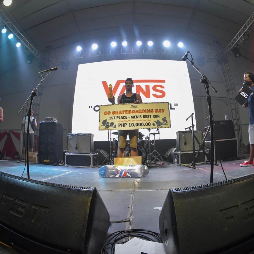 Vans Philippinesさんのインスタグラム写真 - (Vans PhilippinesInstagram)「Here are the winners of this year’s #GoSkateboardingDay!  Don Ramon Challenge - Banjo Reyes  Bird Box Challenge - Emerson “Bes” Challenge - Irone Ilagan and MJ Guiao  Women’s Game of S.K.A.T.E. - Kiddo Trinidad  Best Trick Tids - Johnnyboy Tagay  Best Trick Old Skool - Jano Sibanilo  Best Run Invitational 🥉3rd place - Boyya Go 🥈2nd place - MJ Guiao 🥇1st place - Chris Ping Hurich  Skater of the day - Alrey Toring ✨  Congratulations to all the winners and big thanks to everyone who joined! 🙌🏻💯 #GSD2019 #VansSkate #VansPhilippines」6月22日 23時36分 - vansphilippines
