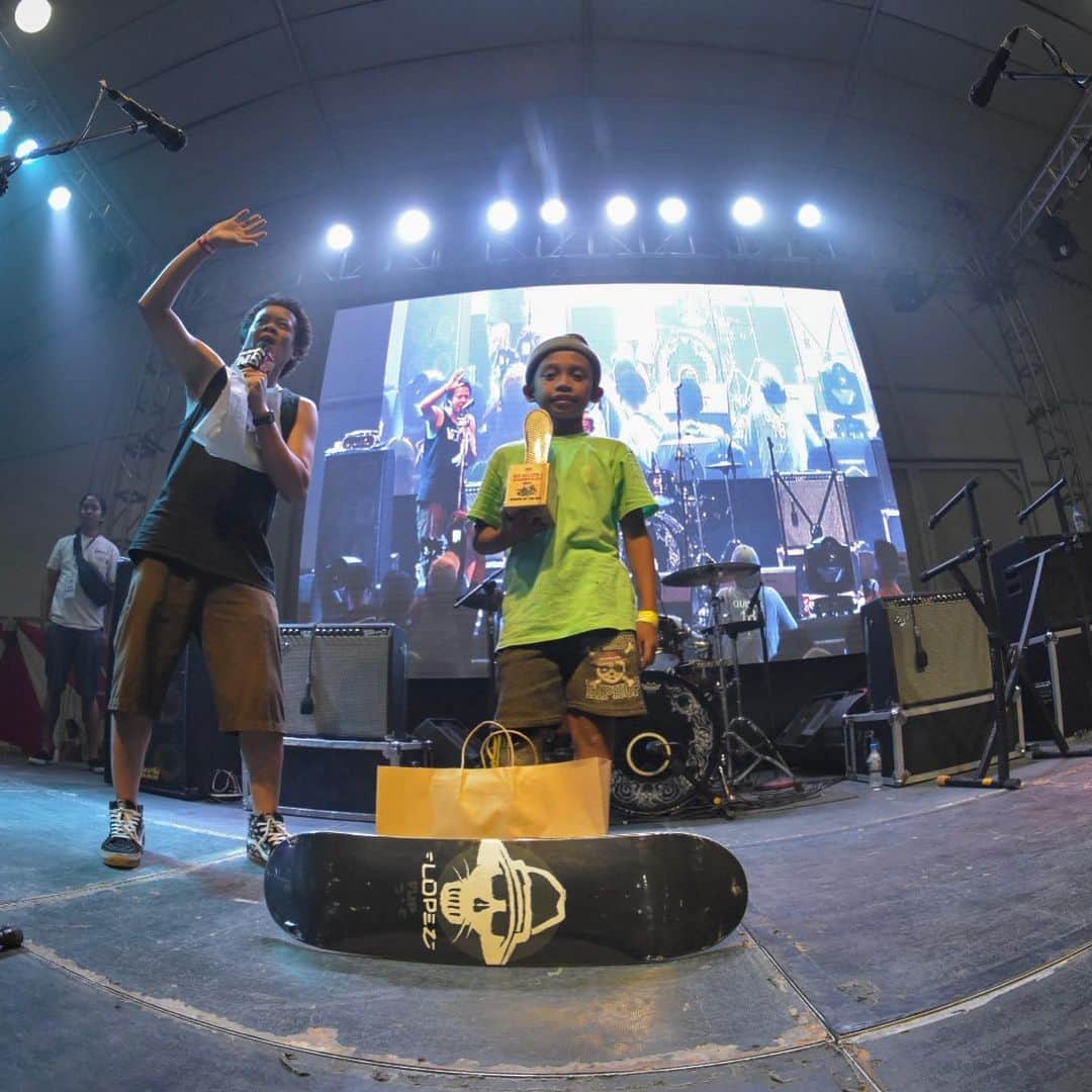 Vans Philippinesさんのインスタグラム写真 - (Vans PhilippinesInstagram)「Here are the winners of this year’s #GoSkateboardingDay!  Don Ramon Challenge - Banjo Reyes  Bird Box Challenge - Emerson “Bes” Challenge - Irone Ilagan and MJ Guiao  Women’s Game of S.K.A.T.E. - Kiddo Trinidad  Best Trick Tids - Johnnyboy Tagay  Best Trick Old Skool - Jano Sibanilo  Best Run Invitational 🥉3rd place - Boyya Go 🥈2nd place - MJ Guiao 🥇1st place - Chris Ping Hurich  Skater of the day - Alrey Toring ✨  Congratulations to all the winners and big thanks to everyone who joined! 🙌🏻💯 #GSD2019 #VansSkate #VansPhilippines」6月22日 23時36分 - vansphilippines