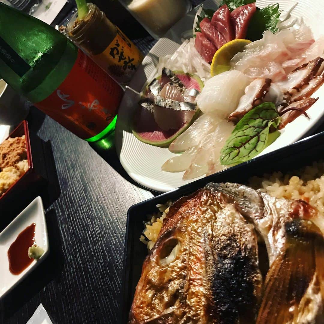 TOGGYさんのインスタグラム写真 - (TOGGYInstagram)「茶稽古 男性の部終了。  主菓子は水無月。 生姜砂糖の落鮎も美味でした。  壱岐で仕入れた「よこやま」純米吟醸30年振りの復活日本酒で魚三昧。  #toggy #無動軒 #茶道 #maccha #japan #japaneseteaceremony #yokoyama #iki #sake #wagashi #和菓子 #茶室 #茶花 #茶の湯 #茶席」6月22日 23時41分 - dj_toggy