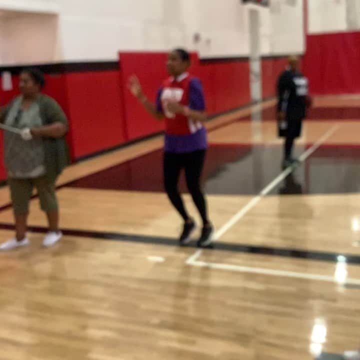 ジェニファー・ハドソンのインスタグラム：「In the words of @jlo Don’t be fooled by the rocks that I got , I’m still Jenny from the block ... yal know the rest ! We had to show the  children  how we use to play when we were kids ! We felt like kids again  and it was fun!!」