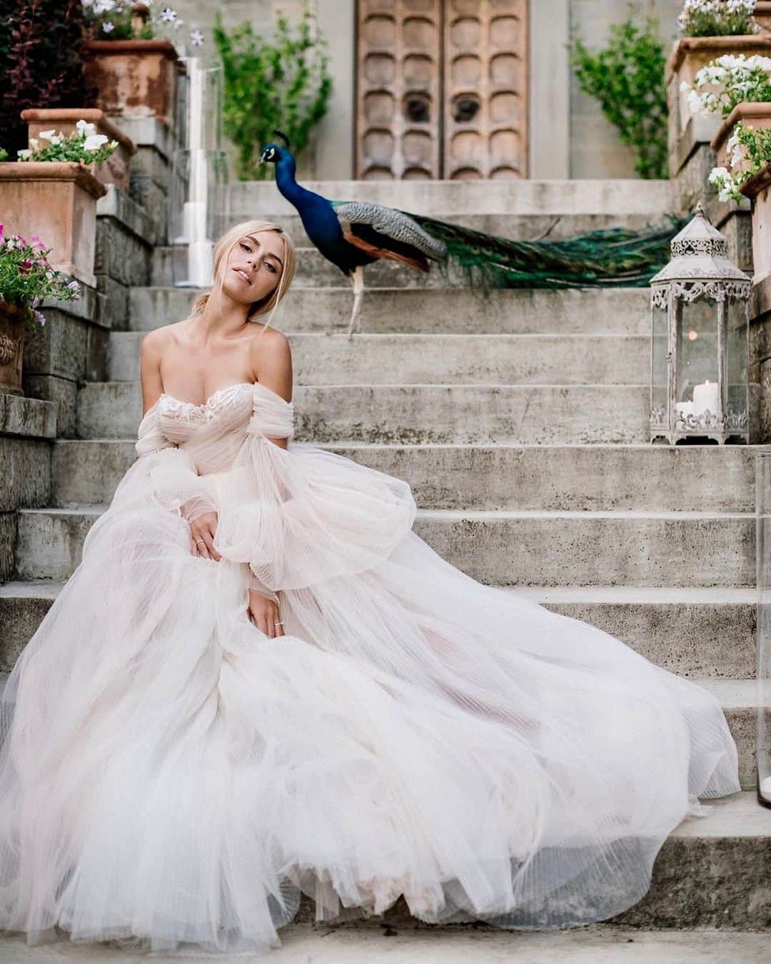 Galia Lahavさんのインスタグラム写真 - (Galia LahavInstagram)「A modern princess | Congratulations to our gorgeous #GLBride @_supermasik_ who looked dreamy in our #Bellina gown #GLCouture 📷 @andrew_bayda @blanchemoscow」6月23日 0時16分 - galialahav