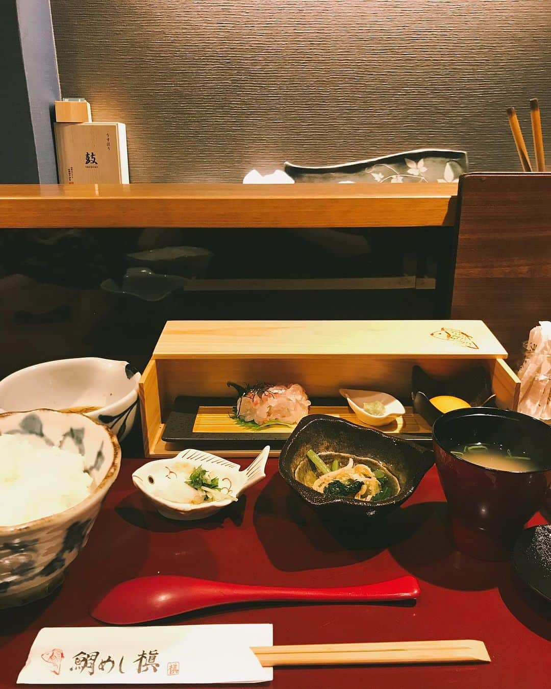 蓮沼千紘さんのインスタグラム写真 - (蓮沼千紘Instagram)「愛媛で食べた美味しいごはん🙏 . ・鯛めし ランチ芽朗ちゃん翔太くんと💓お客様に教えていただきました！ ・寿司屋のじゃこカツ(寿司も美味しかったのに写真がなかった、、) ・焼き鳥 網谷さんとみんなで💓  #愛媛 #松山」6月23日 0時28分 - knitchihiro