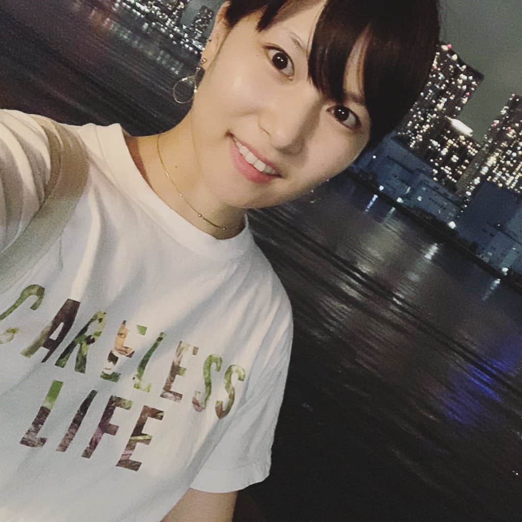 天乃舞衣子さんのインスタグラム写真 - (天乃舞衣子Instagram)「お気に入りのヨシダナギTシャツで、ちょっとおでかけ。只今消灯時間。 #ヨシダナギ」6月23日 0時24分 - amanomaiko