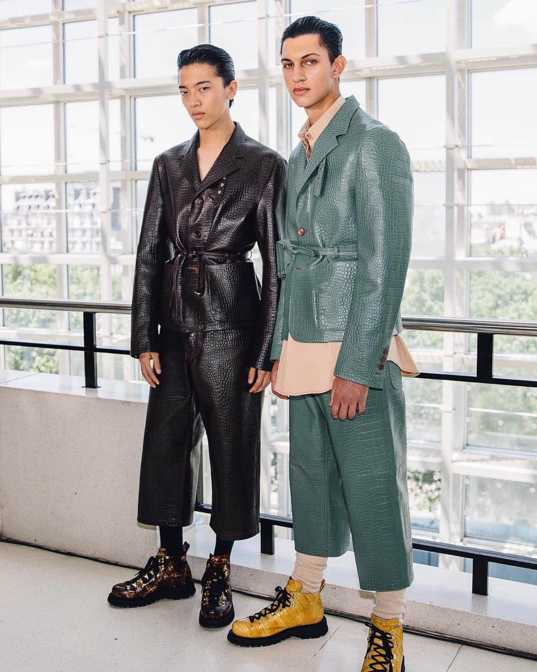 Vogue Runwayさんのインスタグラム写真 - (Vogue RunwayInstagram)「Pre-show at @SiesMarjan. View the complete Spring 2020 men's collection at the link in our bio. Photographed by @styledumonde」6月23日 0時33分 - voguerunway