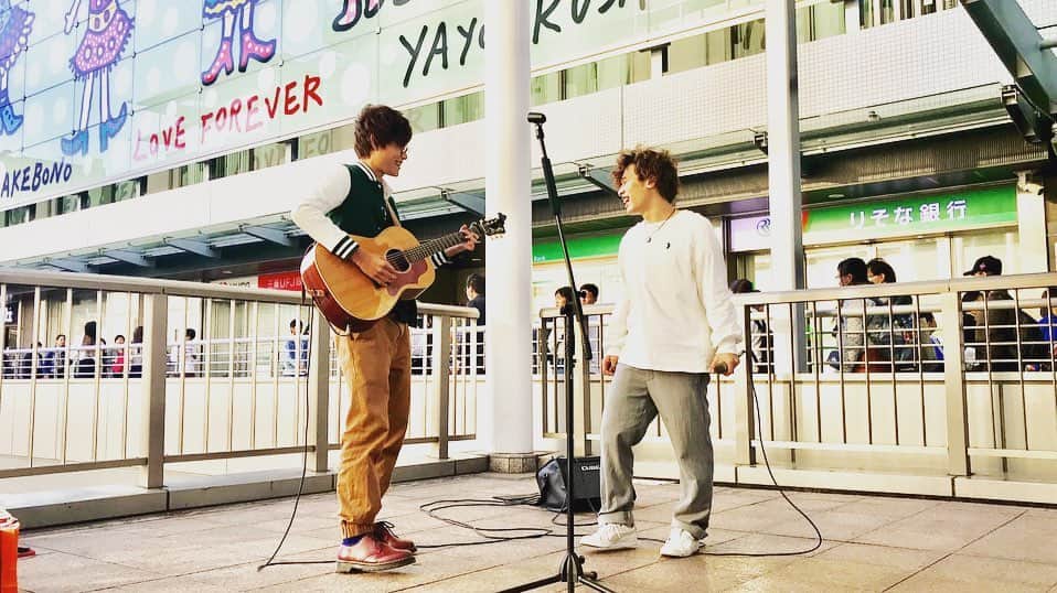 のインスタグラム：「【天王寺 路上Live】 ・ 本日 14:00〜18:00 ・ 名古屋でもらった みんなのパワーをもらって 大阪に上陸するぞおお！ ・ さらにさらに 熱く！熱く！ みんなと一つになるぞ！ #天王寺路上ライブ  #天王寺 #大阪」