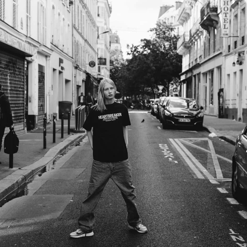 ベドウィンさんのインスタグラム写真 - (ベドウィンInstagram)「BACKWARDS IN PARIS」6月23日 0時54分 - bedwin_official