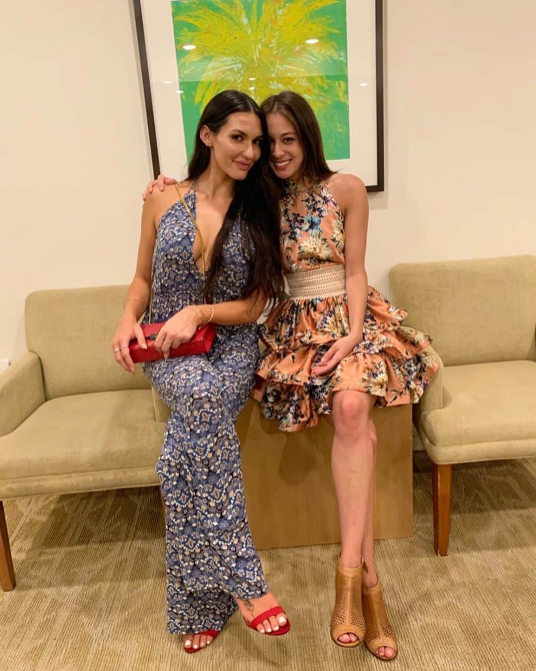 新田満理子のインスタグラム：「Cheers to @sarahlizryan + @bradahoi💍🥂For not only giving me an excuse to come home to fam + friends but RLY letting us all be apart of your epic day. #LFG」