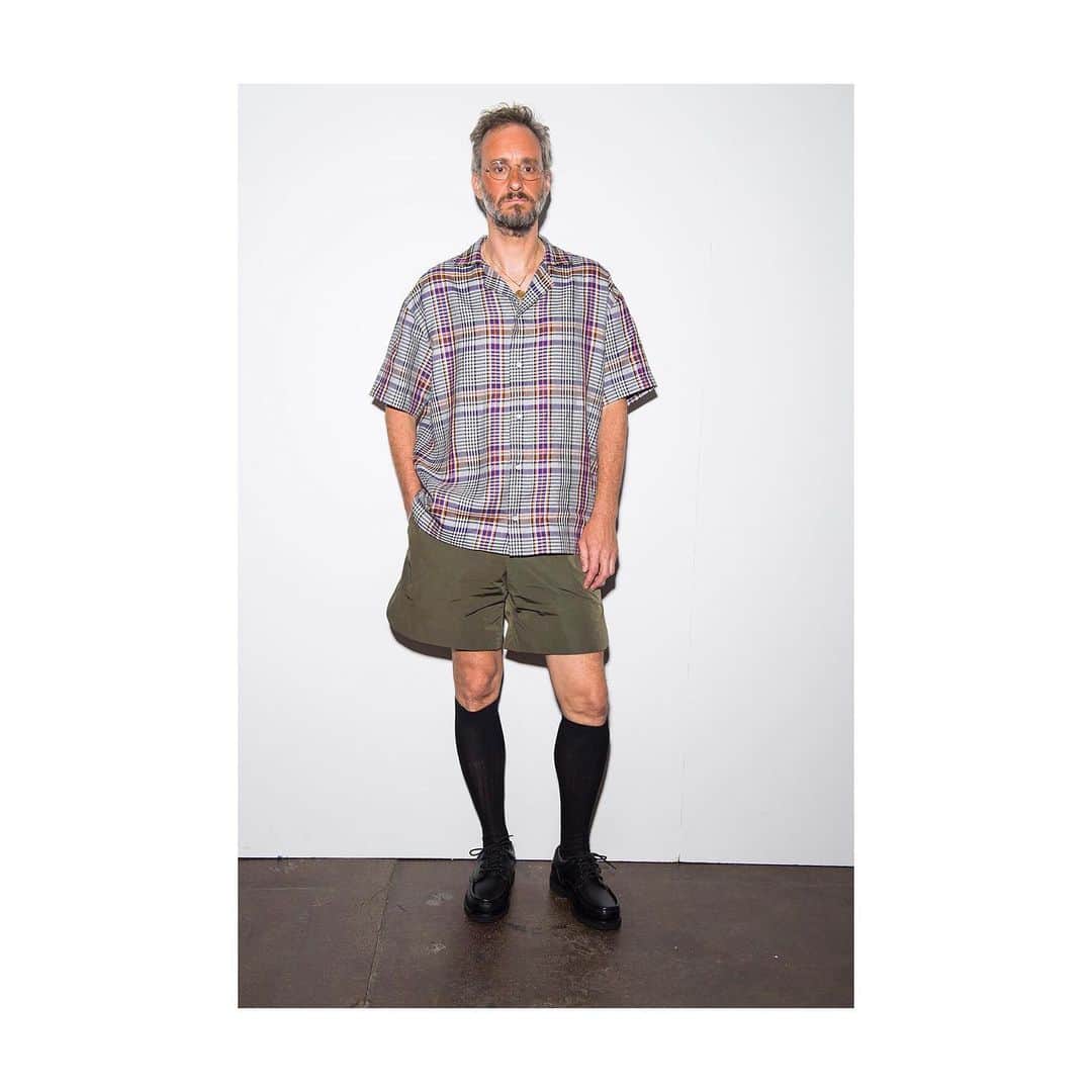 のインスタグラム：「Lou Dalton #ss20 #lfwm Styling @stuartvwilliamson Casting @federica_mennea Hair @alexandersoltermannhair using @bumbleandbumble MU @michellewebbmakeup @aofmakeup using @dermalogica Footwear @paraboot_official Hosiery @falke Music @_josh_hight_ Photography @Jason loydevans THANK YOU @sanecomms @johnsmedleyknitwear @gloverall @thehaigh @studio_fulton @adrianpgibson @alexanderdrawings #gordonrichardson @leon_cerrone @andreaslarsson26 @pierreyvesm @burrowsandstone @amyvwardx #myboys Showing at #manwomanshows @manwomanshows manwomanshows #paris #pavillionvendome」