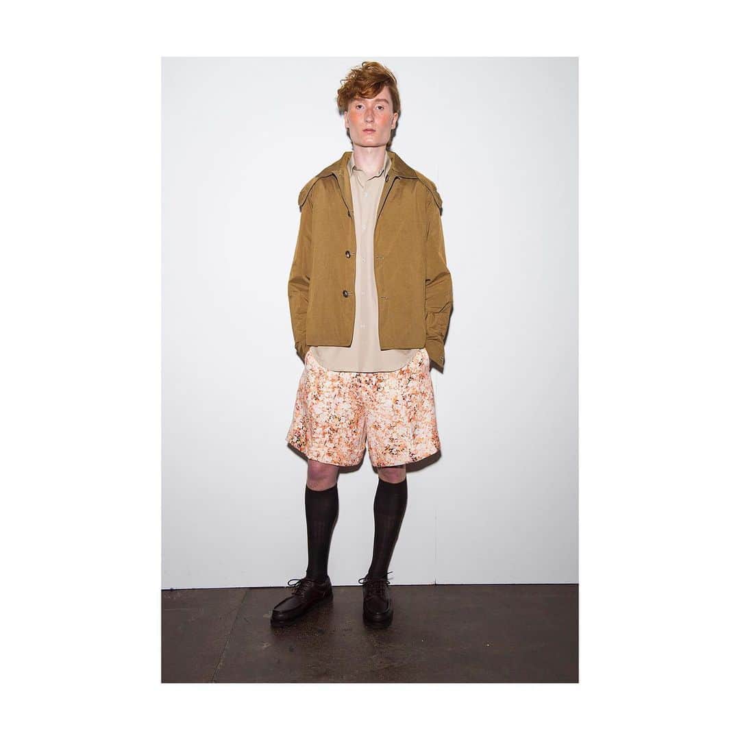のインスタグラム：「Lou Dalton #ss20 #lfwm Styling @stuartvwilliamson Casting @federica_mennea Hair @alexandersoltermannhair using @bumbleandbumble MU @michellewebbmakeup @aofmakeup using @dermalogica Footwear @paraboot_official Hosiery @falke Music @_josh_hight_ Photography @Jason loydevans THANK YOU @sanecomms @johnsmedleyknitwear @gloverall @thehaigh @studio_fulton @adrianpgibson @alexanderdrawings #gordonrichardson @leon_cerrone @andreaslarsson26 @pierreyvesm @burrowsandstone @amyvwardx #myboys Showing at #manwomanshows @manwomanshows manwomanshows #paris #pavillionvendome」