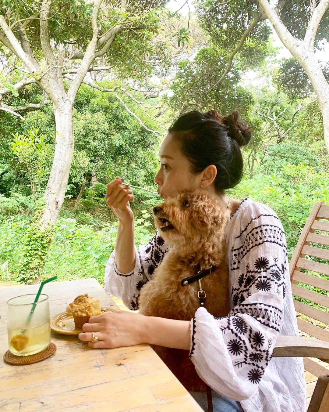 masakiさんのインスタグラム写真 - (masakiInstagram)「海のあとのおたのしみ♡ 犬友が教えてくれたカフェで おススメの梅シロップソーダくぴくぴ 熟したシロップ漬けの梅がおいしかったー  うちのシロップの完成が待ち遠しい♡」6月23日 1時06分 - mogurapicassowols