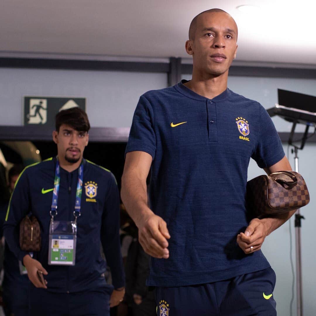 ミランダのインスタグラム：「Vamos para mais um passo em busca dos nossos objetivos #vamosbrasil」