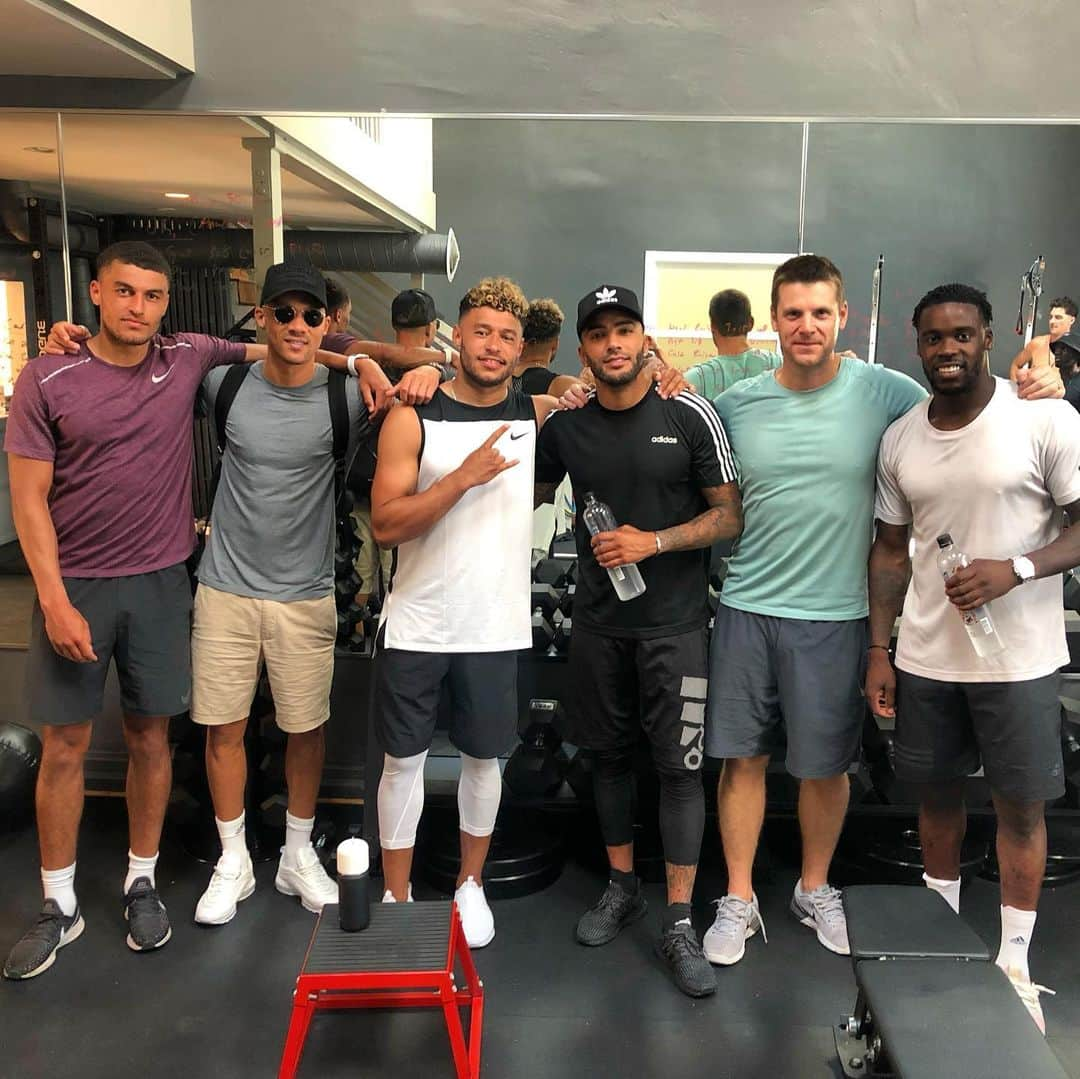 ジェフ・シュルップさんのインスタグラム写真 - (ジェフ・シュルップInstagram)「Good week of training/ Rehab work with the boys 💪🏾⚽️」6月23日 1時57分 - jeffreyschlupp