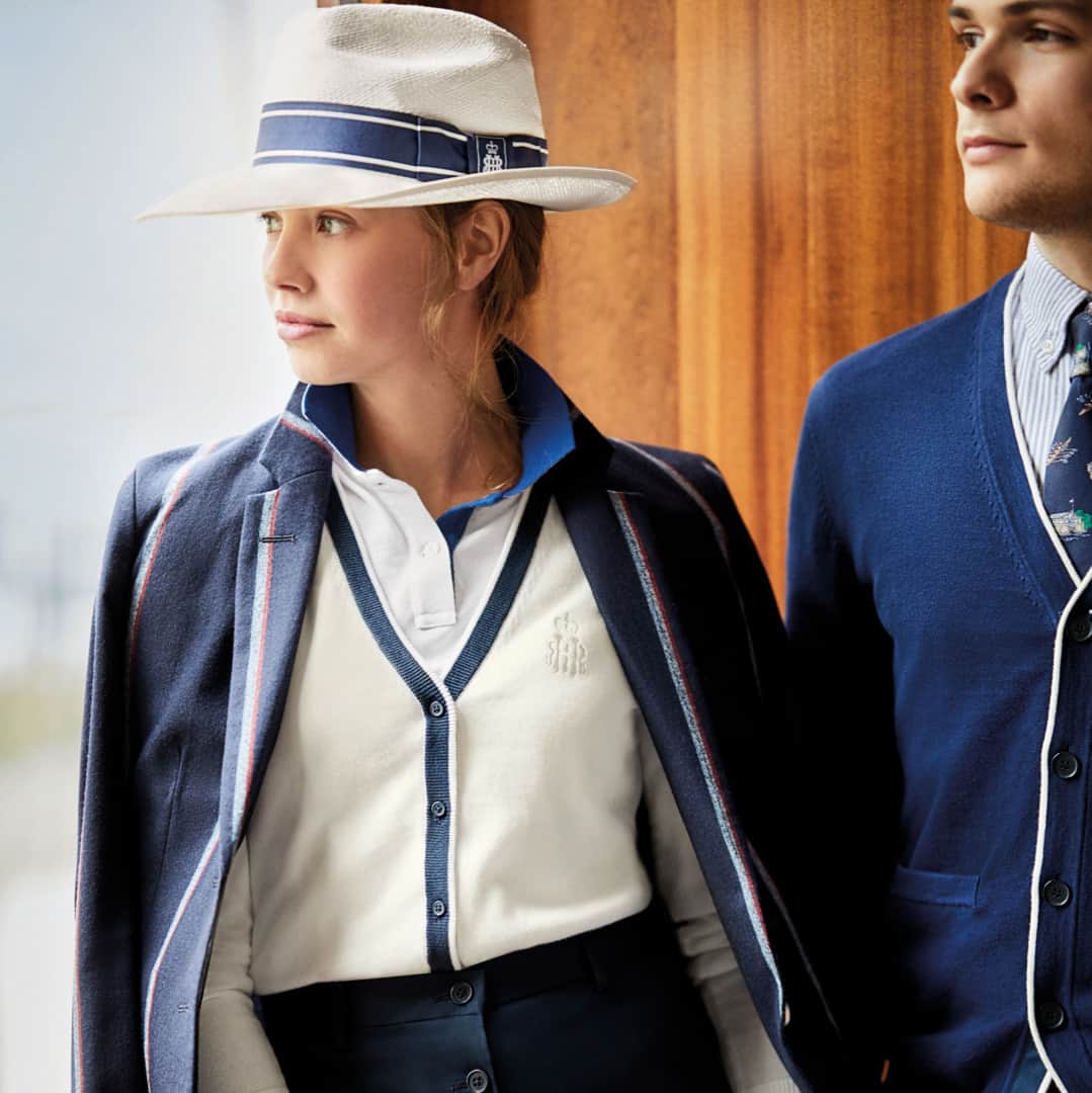 ハケットのインスタグラム：「We are thrilled to introduce a range of special edition womenswear to celebrate @henleyroyalregatta. It is available to purchase exclusively at the Regatta in our pop-up shops in the Boat Tent and Stewards' Enclosure. Be sure to pop in to see us! #HenleyRoyalRegatta.」