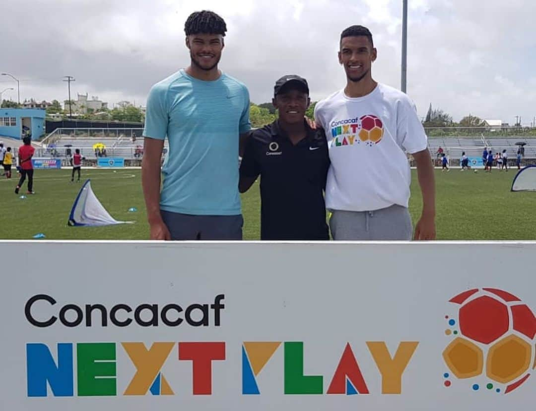 タイローン・ミングスさんのインスタグラム写真 - (タイローン・ミングスInstagram)「I was very fortunate, whilst on the island, to be invited to the @concacaf #NextPlay initiative and offer some advice to some great young players.  Great to see @blackz89 And @leon_mann doing such fantastic work too.  My family were born and raised in this island so to be able to help was a very humbling experience.  I hope this is just the start and we have some exciting projects coming to the island in the future!」6月23日 2時18分 - tyronemings