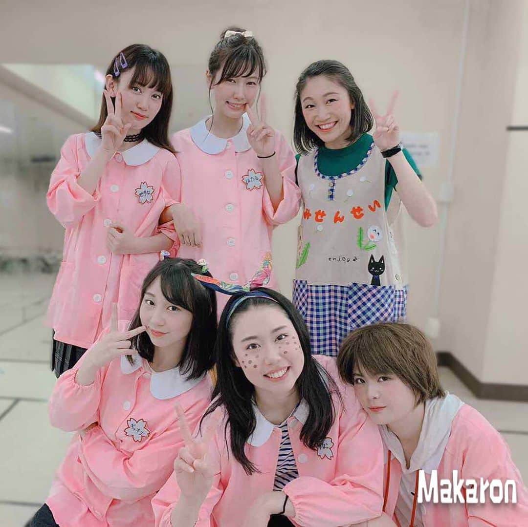 常住真菜のインスタグラム：「気付いたら明日は初日だー！ 楽しもう！ 写真はチーム幼稚園組🌸 . . ここ最近は 舞台稽古があって、毎週ラブアース放送があって もうすぐ全部終わっちゃうんだなって思うと 今が幸せだなって言う気持ちと…寂しいなぁ笑 . 有難いことに7月以降もちょっとだけ仕事決まってるから 7月になったらまた気を引き締めていこう꒡̈⃝ . #クレメル #舞台 #新宿村live」