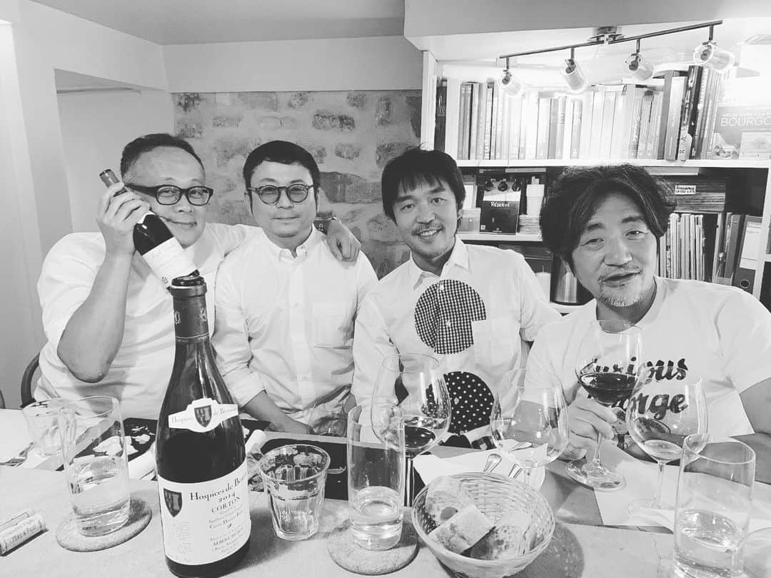 西田善太さんのインスタグラム写真 - (西田善太Instagram)「カンヌ組の広告クリエイティブチームがパリに立ち寄ったので昼酒…じゃなくて打合せ。 #ケトル #SIX #edpgraphicworks」6月23日 3時06分 - zentanishida