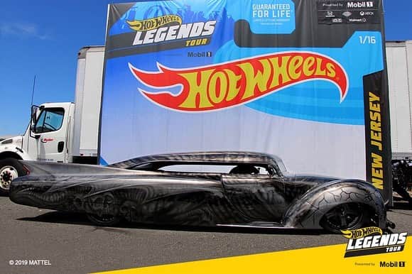 Hot Wheelsさんのインスタグラム写真 - (Hot WheelsInstagram)「Meet the winner of our NY/NJ Hot Wheels Legends Stop: Mike Calderone and his custom "Kargoyle!" 🦇 Mike bought the '48 Chevy pickup when he was 16 years old, and always knew he wanted to make it into something special. Over the past 30 years, he's completely built and customized the vehicle—combining over 12 different cars! With a custom paint job and split interior of part Chevy/part Cadillac, he couldn't be more proud to finally debut this beast (and finished it in his garage the night before the tour!😱) Congratulations, Mike. It was worth it! 🙌🏻🏆 . . . . #hotwheelslegends #hotwheels #NY #NJ #Cars #CarShow #CustomCars #CarStyle #CarsofInstagram #Chevy #Cadillac」6月23日 3時15分 - hotwheelsofficial