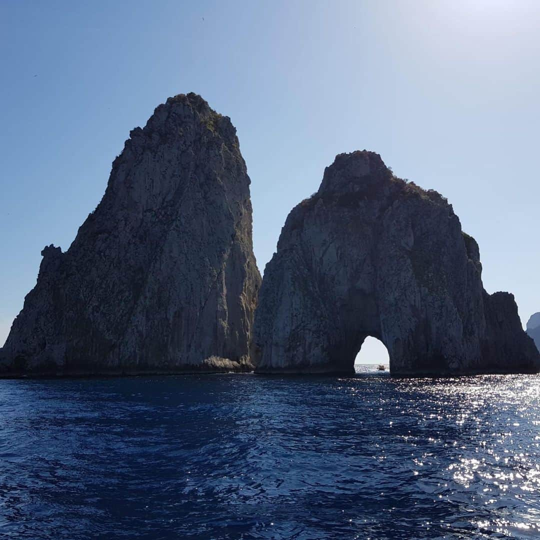 シモン・ミニョレさんのインスタグラム写真 - (シモン・ミニョレInstagram)「📍🌍 Capri  #holiday 🇮🇹🌊🚤⚓🏝🌄」6月23日 3時17分 - 22mignolet22