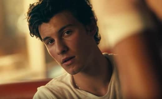 E! Onlineさんのインスタグラム写真 - (E! OnlineInstagram)「Everything means nothing if we can't have Shawn Mendes, but at least we got these photos from his new music video. 😍(📷: YouTube)」6月23日 3時32分 - enews