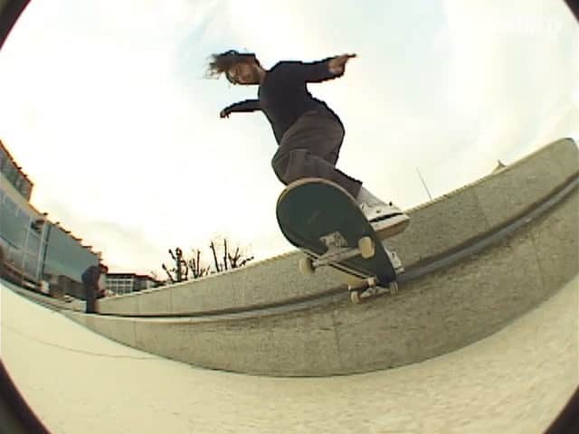 スラッシャーのインスタグラム：「The ‘SODA’ video starring @adamdavies @gusslesprout & @winterkurt is LIVE on ThrasherMagazine.com 📡 🎬 @jamesthomsonfilms」
