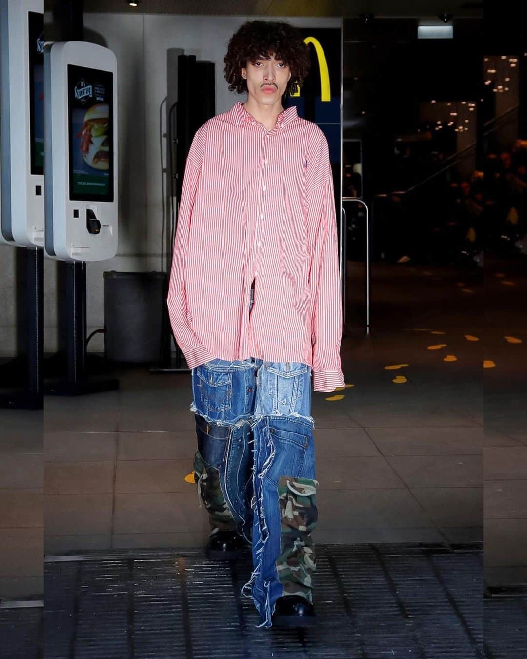 ヴェトモンさんのインスタグラム写真 - (ヴェトモンInstagram)「VETEMENTS SPRING SUMMER 2020 SHOW」6月23日 3時51分 - vetements_official