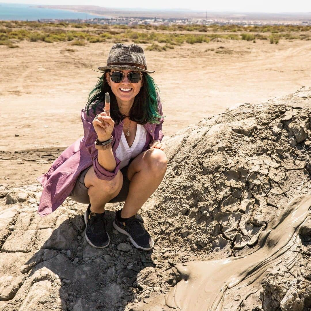 ジュリアナ・デヴァーさんのインスタグラム写真 - (ジュリアナ・デヴァーInstagram)「Playing in the mud⁣ ⁣ Azerbaijan has some curious geology going on. From fire that burns continuously right out of the earth, to cold, bubbling mud volcanoes, it's a fascinating study of mother nature.⁣ ⁣ Getting to the mud volcanoes though, is an adventure all unto itself. Check out my stories if you want to see us off-roading to this wonder in an old Soviet sedan 😜.」6月23日 3時52分 - cleverdeverwherever