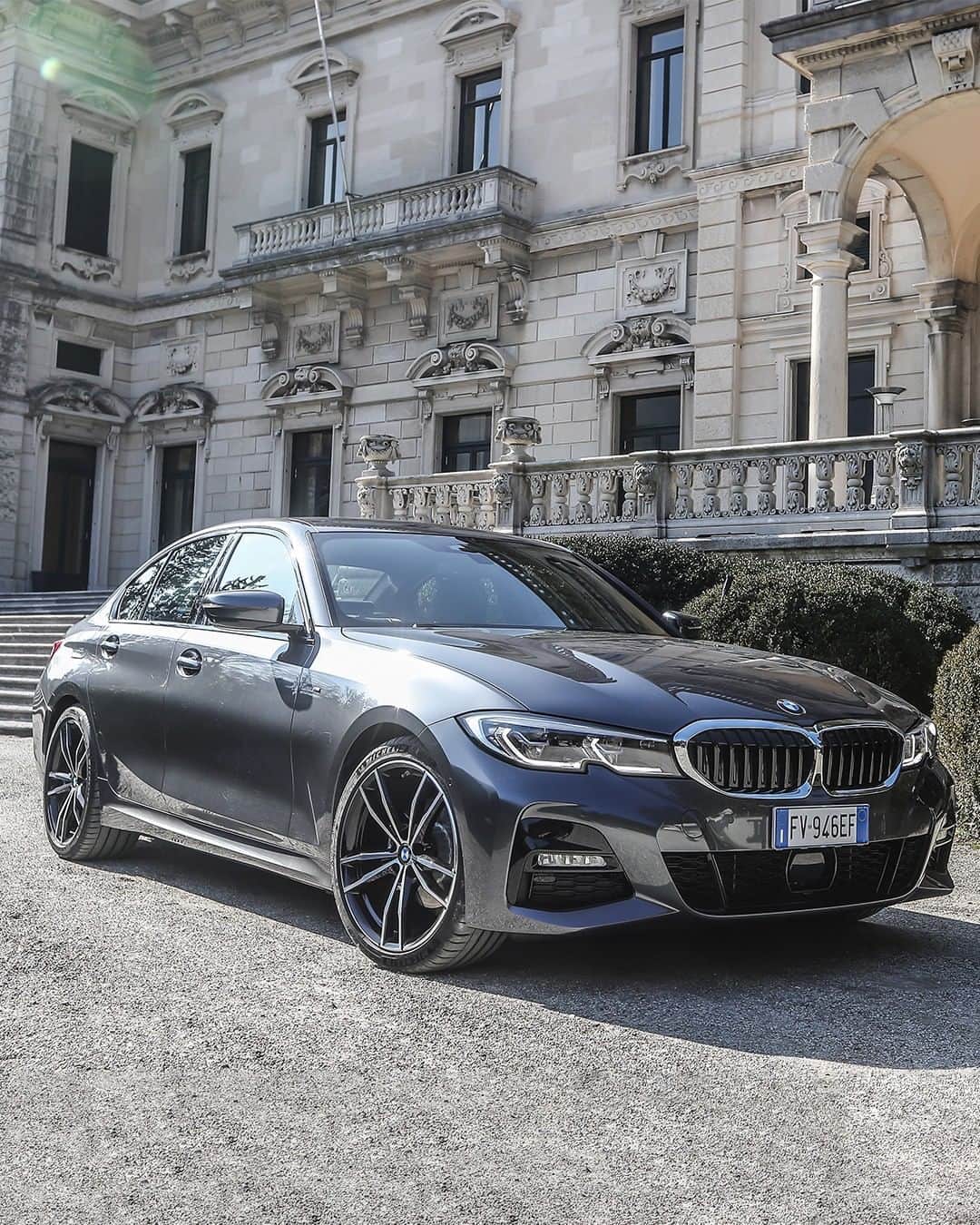 BMWのインスタグラム：「Opens up your whole world. The BMW 3 Series Sedan. #BMW #3Series」