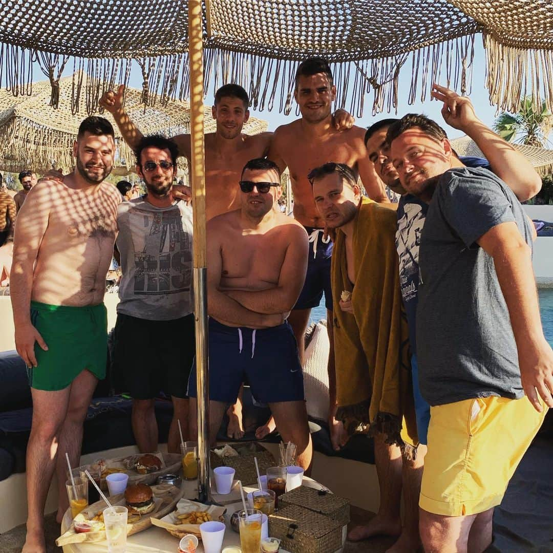 アンドレイ・クラマリッチさんのインスタグラム写真 - (アンドレイ・クラマリッチInstagram)「Mykonos crew 🔥」6月23日 4時01分 - andrejkramaric