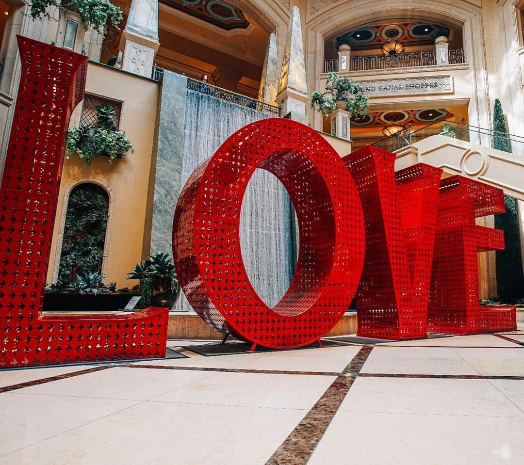 The Venetian Las Vegasさんのインスタグラム写真 - (The Venetian Las VegasInstagram)「All you need is love. #VegasWithLOVE」6月23日 4時02分 - venetianvegas