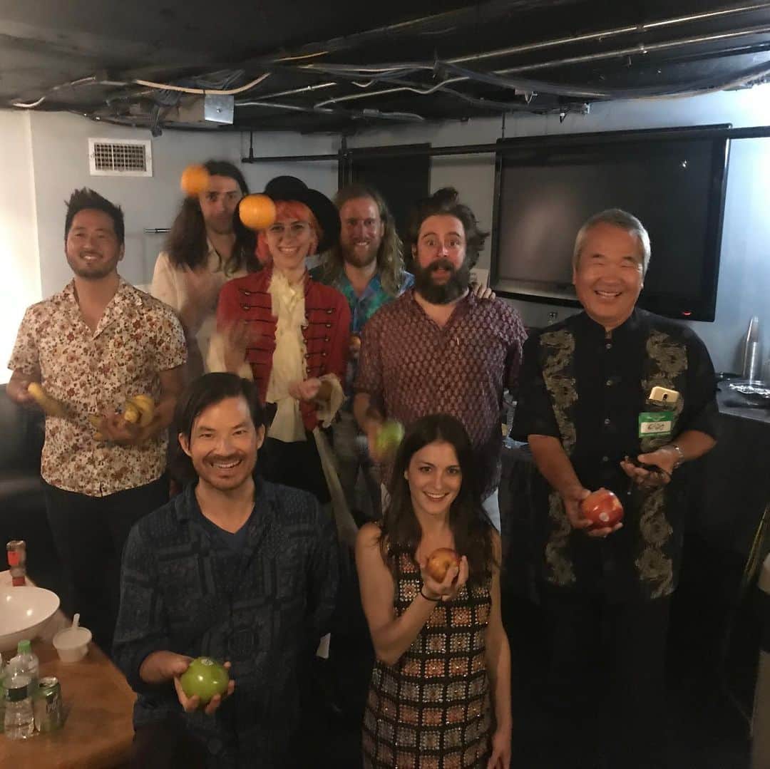 Kishi Bashiさんのインスタグラム写真 - (Kishi BashiInstagram)「Thank you everybody for coming out and supporting our intimate album release tour! We had so much fun that these are only full band photos that we had time for! Don’t forget we have a massive US tour in the fall and just added some European dates🏔」6月23日 4時33分 - kishi_bashi
