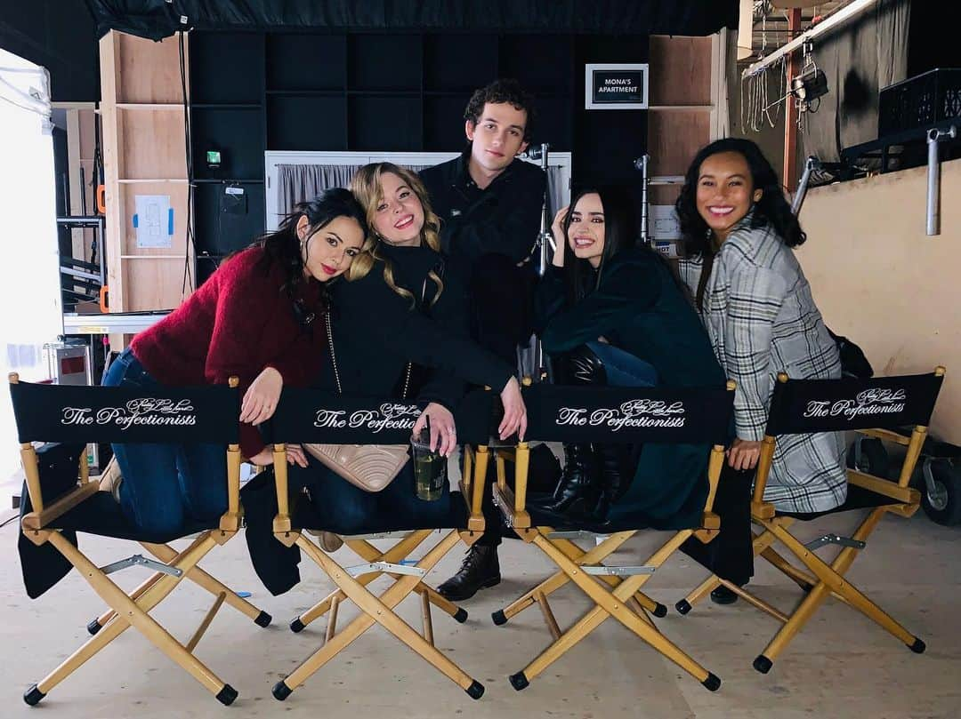 プリティ・リトル・ライアーズさんのインスタグラム写真 - (プリティ・リトル・ライアーズInstagram)「We'll make this super simple for you. #PLLThePerfectionists is nominated for #ChoiceDramaTVShow in the @TeenChoiceFOX Awards. Go vote now. Link in bio.」6月23日 4時40分 - prettylittleliars