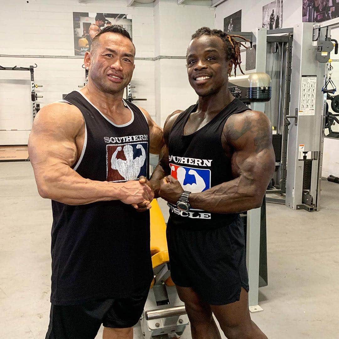 Hidetada Yamagishiさんのインスタグラム写真 - (Hidetada YamagishiInstagram)「#Repost @blackninjaturtle @get_reposter  Today I was surrounded by greatness at @fam.tampa ... @southernmuscle brought @richgaspari and @hideyamagishi to workout ...I’ve been watching these legends for atleast 15 years .. I also had a chance to run into some real motivational IFBB Pros @iamjp2.0 and @weaponx_ifbbpro has nothing but positive vibes coming from them and that’s what I need I. My life I’m glad to know them 🙌🏿🙌🏿🙌🏿 #progress #fit#fitness #fitnessmotivation #cardio #pictureperfect #strongman #gym #gymlife #pro #jacked #classicphysique #videooftheday #natty #healthy #healthylifestyle #bodybuilding #king #blackkings #abs #gifted#goldenera #oldschoolbodybuilding #achieve#gymmotivation #goldenerafitness#pose#gains#asethetic」6月23日 4時56分 - hideyamagishi