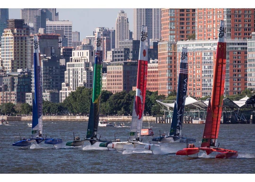 CANON USAさんのインスタグラム写真 - (CANON USAInstagram)「Check out these amazing shots taken by our very own #CanonExplorerOfLight @onnevanderwal at the @sailgp event in NYC. #sailgp」6月23日 5時01分 - canonusa