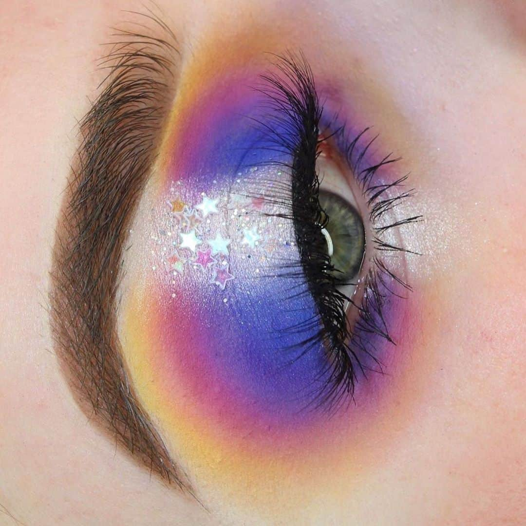 Anastasia Beverly Hillsさんのインスタグラム写真 - (Anastasia Beverly HillsInstagram)「Halo!  Such beautiful look with this palette it inspiring to see everyone’s look. Also a step by step guide to achieving this look by @glowbysoph  Using the #ABHxAlyssaEdwards Palette & Icy Loose Pigment  #abhxalyssaedwards」6月23日 5時08分 - anastasiabeverlyhills