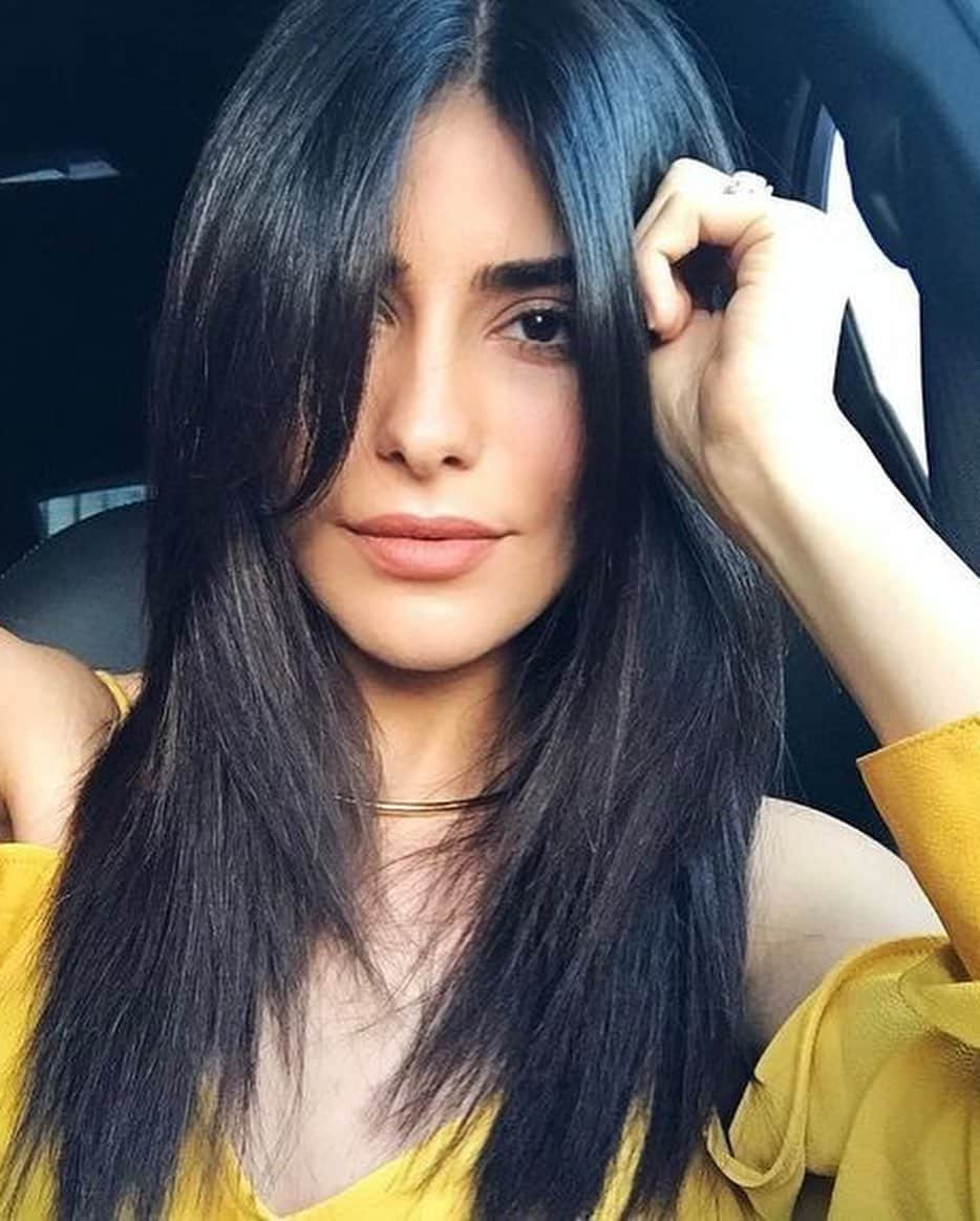 Sazan Hendrixさんのインスタグラム写真 - (Sazan HendrixInstagram)「They call me the hair chameleon jk no body calls me that 🤣 Vote which hairstyle is your personal favorite? 😝 #hairspo」6月23日 6時15分 - sazan