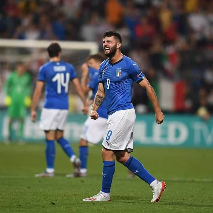 サッカーイタリア代表さんのインスタグラム写真 - (サッカーイタリア代表Instagram)「#U21EURO🇪🇺 📸La vittoria non basta agli #Azzurrini per guadagnare il primo posto del girone, complice il largo successo della Spagna. . 📋Dovremo attendere i risultati dei match in programma nei prossimi giorni per conoscere il nostro destino . . #VivoAzzurro 🇧🇪#BelgioItalia🇮🇹 1⃣-3⃣」6月23日 6時15分 - azzurri