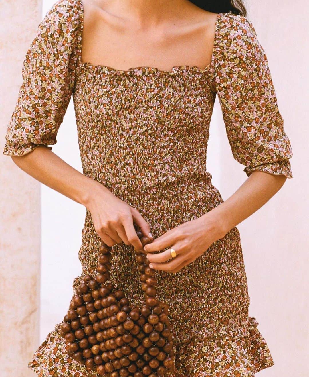 ブルーライフのインスタグラム：「the es saada mini dress by @faithfullthebrand 🌸」
