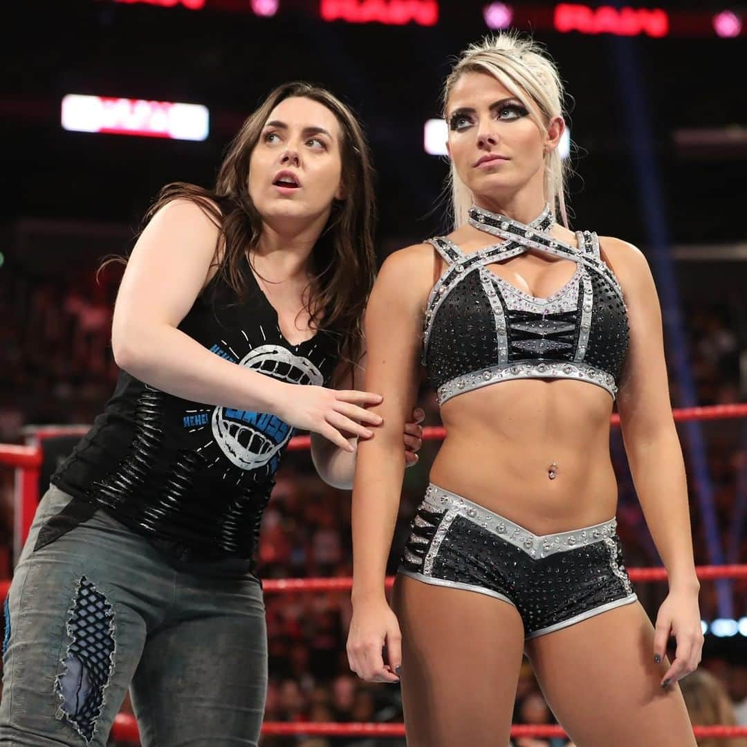 WWEさんのインスタグラム写真 - (WWEInstagram)「Caption this. #RAW @alexa_bliss_wwe_ @nikkicrosswwe」6月23日 7時00分 - wwe