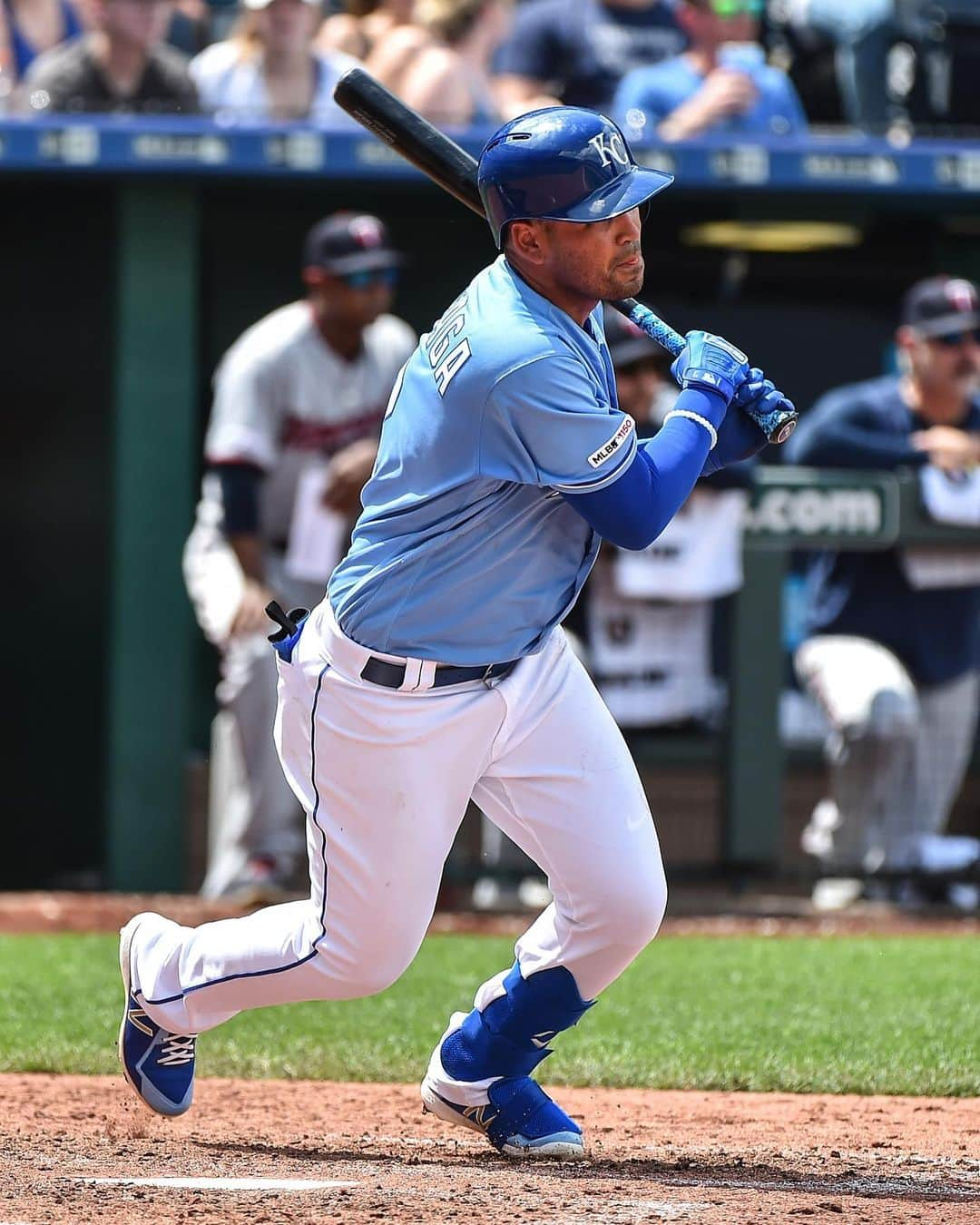 カンザスシティ・ロイヤルズさんのインスタグラム写真 - (カンザスシティ・ロイヤルズInstagram)「Save that ball, Artie! Congrats on career hit No. 1. #AlwaysRoyal」6月23日 7時05分 - kcroyals