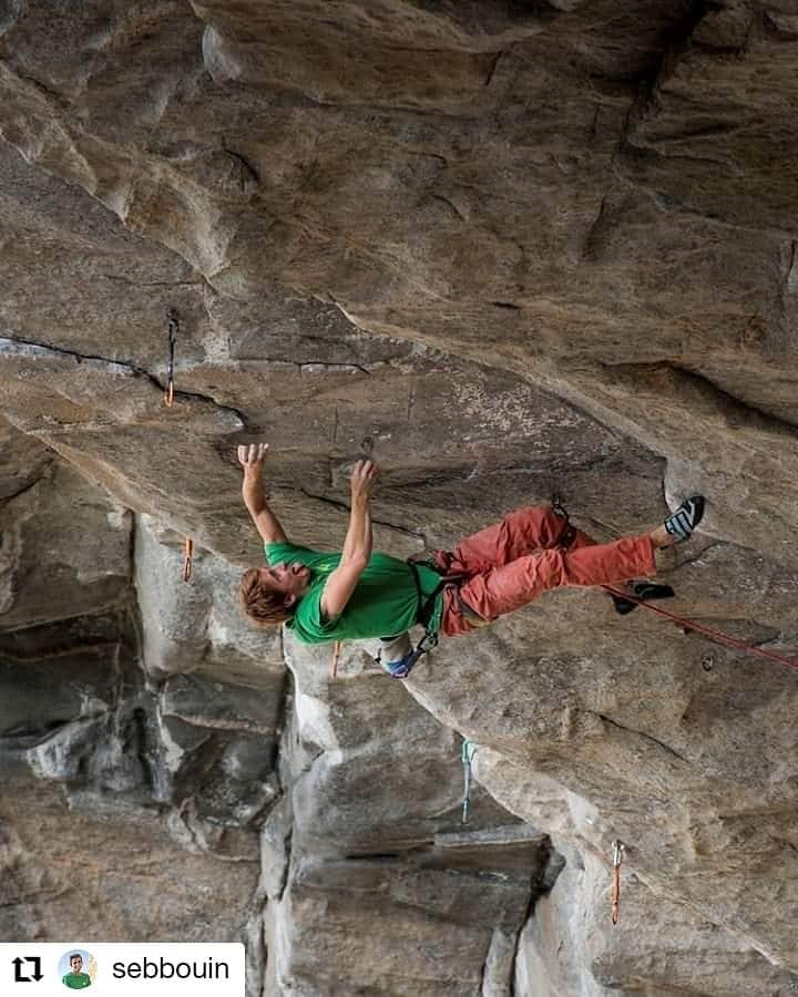 アダム・オンドラさんのインスタグラム写真 - (アダム・オンドラInstagram)「So incredibly stoked for @sebbouin crushing Move 9b/b+ in Flatanger! I bolted this thing in early June 2013 at night during heavy rainfall and gusting winds just before making the drive back home next morning. In July/August 2013 we spent one month in Flatanger together with Seb and @grandelius. On the last day of the trip, I made the FA of Move (belayed by Seb) and Seb made the FA of Little Badder, which is the same start as Move, but opts for a easier exit  out right. Seb started trying Move 2 years ago and showed some amazing persistence over the last 2 years, got agonizingly close last year, but took the revenge and made 2nd ascent of this ultimate line. Seb seems to be stronger than ever this year and I cannot wait to see what's next for him.  @blackdiamond @climbflatanger」6月23日 16時38分 - adam.ondra