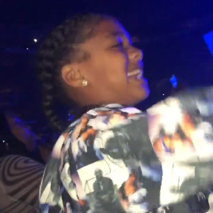 ゲームのインスタグラム：「When you send your 8 year old to the BET experience 🤦🏾‍♂️ @littlemisscali 🤔😑😩 #GetTheStrap」