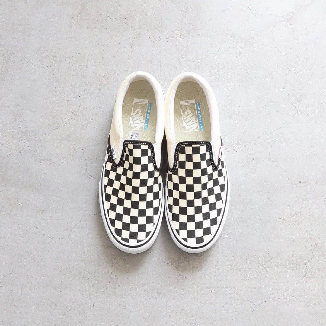 wonder_mountain_irieさんのインスタグラム写真 - (wonder_mountain_irieInstagram)「_ VANS PRO / ヴァンズ プロ "SLIP-ON PRO" ￥9,180- _ 〈online store / @digital_mountain〉 http://www.digital-mountain.net/shopdetail/000000009826/ _ 【オンラインストア#DigitalMountain へのご注文】 *24時間受付 *15時までのご注文で即日発送 *1万円以上ご購入で送料無料 tel：084-973-8204 _ We can send your order overseas. Accepted payment method is by PayPal or credit card only. (AMEX is not accepted)  Ordering procedure details can be found here. >>http://www.digital-mountain.net/html/page56.html _ #VANS #ヴァンズ pants→ #itten. ￥27,000- _ 本店：#WonderMountain  blog>> http://wm.digital-mountain.info _ 〒720-0044  広島県福山市笠岡町4-18  JR 「#福山駅」より徒歩10分 (12:00 - 19:00 水曜定休) #ワンダーマウンテン #japan #hiroshima #福山 #福山市 #尾道 #倉敷 #鞆の浦 近く _ 系列店：@hacbywondermountain _」6月23日 16時51分 - wonder_mountain_