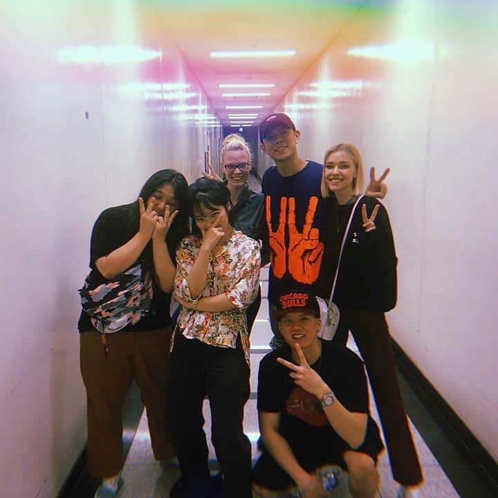 プニエル のインスタグラム：「Illionaire X Ambition Tour! Favorite part was when Beenzino said “Don’t touch my money. don’t touch my friends. don’t touch my freedom!!!” 🙌🙌🙌 (Probably not the exact wording but something along the lines of that)  Illionaire X Ambition 투어! 제일 좋았던 부분은 @realisshoman 가 “내 돈 건들지 마. 내 친구들 건들지마. 내 자유 건들지마!” 라고 했을때. 🙌🙌🙌 (정확히 저렇게 얘기는 안 한것같은데 대충 저런 느낌 ㅋㅋㅋ)」